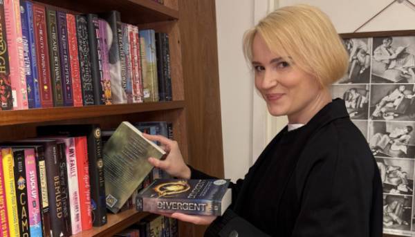 Співтворець «Дивергента» повідомила про появу двох нових видань.