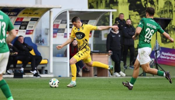 УПЛ. «Карпати» розбили «Рух» у львівському протистоянні