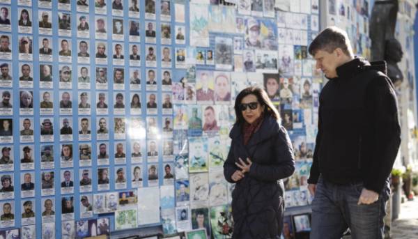 Голова оборонного відомства Іспанії відвідала Київ