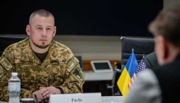 Паліса провів переговори з колишнім очільником ЦРУ щодо оперативної обстановки на передовій та ефективних технологічних розробок, що використовуються у Збройних силах України. 2