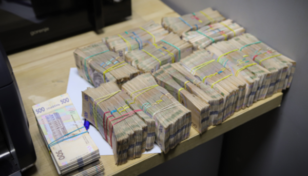 БЕБ виявило конвертаційний центр з оборотом до 18 мільярдів, який обслуговував сотні компаній 15