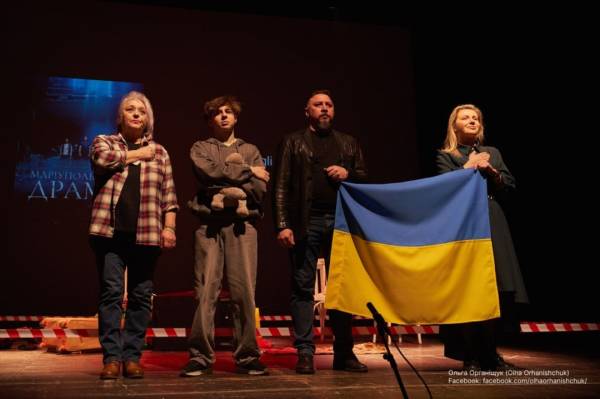 Драматичний театр Маріуполя, який тимчасово знаходиться в Ужгороді, розпочне співпрацю з Одеською кіностудією. 4