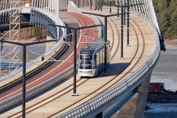 Найдовший у світі пішохідний міст відкрили у Фінляндії