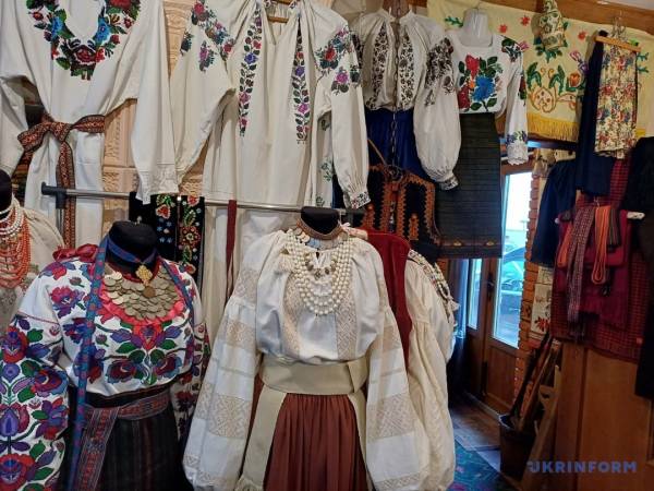 Вишиванки з історичних фотографій 20