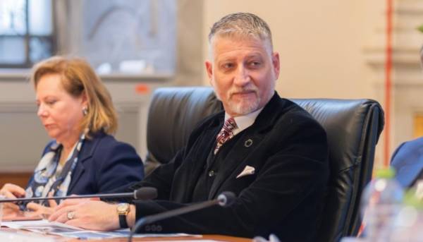 Міністр культури Італії скасував свою участь у відкритті Венеційської бієнале