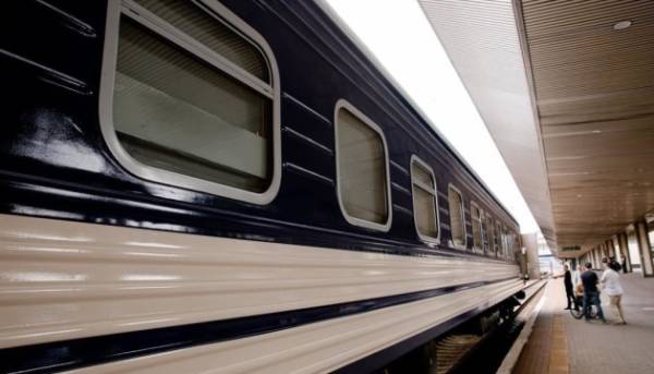 Всі пасажирські поїзди Укрзалізниці забезпечили додатковим обладнанням для евакуації