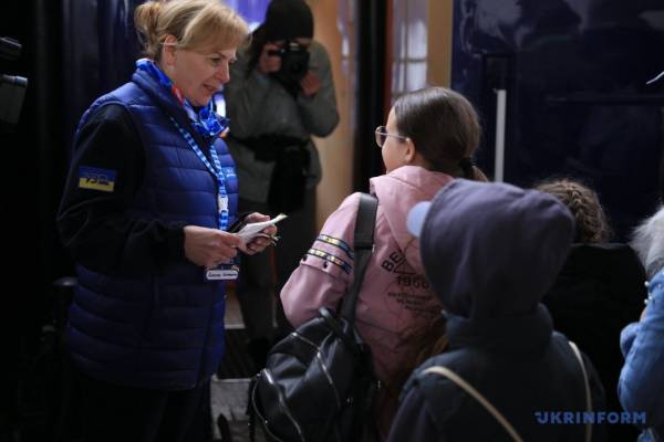 Потяги Львів - Одеса та Харків - Івано-Франківськ матимуть модернізовані вагони для дітей 16