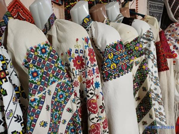 Вишиванки з історичних фотографій 26