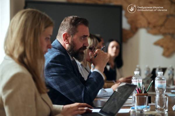 Лубінець звернув увагу Лісового на труднощі у реформуванні старшої школи та підготовці до НМТ. 7 Лубінець звернув увагу Лісового на труднощі у реформуванні старшої школи та підготовці до НМТ. 7