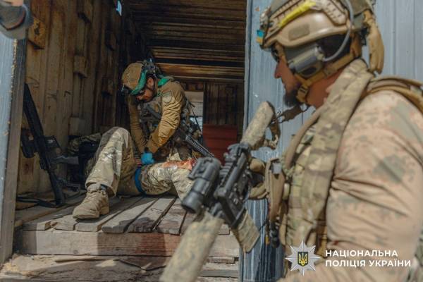 Перший загін патрульної поліції закінчив виснажливі тренування на навчальних полігонах 15 Перший загін патрульної поліції закінчив виснажливі тренування на навчальних полігонах 15