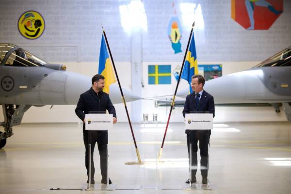 У Офісі Президента пояснили нюанси домовленості про купівлю шведських винищувачів Gripen. 10 У Офісі Президента пояснили нюанси домовленості про купівлю шведських винищувачів Gripen. 10