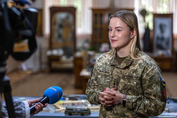 ПриватБанк відвідує ветеранів, заснувавши особливий відділ інклюзивного обслуговування. 16