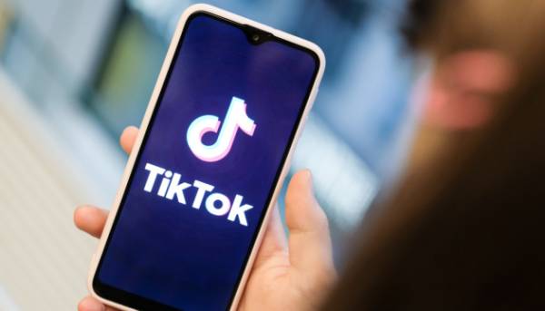 TikTok заблокував облікові записи турніру "Алабуга", де Росія наймає молодих людей для виготовлення "Шахедів". 11 TikTok заблокував облікові записи турніру "Алабуга", де Росія наймає молодих людей для виготовлення "Шахедів". 11