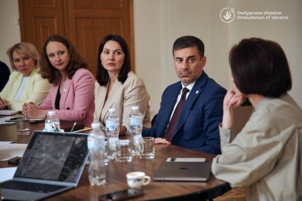Лубінець звернув увагу Лісового на труднощі у реформуванні старшої школи та підготовці до НМТ. 6 Лубінець звернув увагу Лісового на труднощі у реформуванні старшої школи та підготовці до НМТ. 6