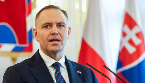 Головна 30 Навроцький не планує візит до України цього року.