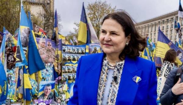 Головна 32 Європейські дипломати залишаться в українській столиці – Матернова