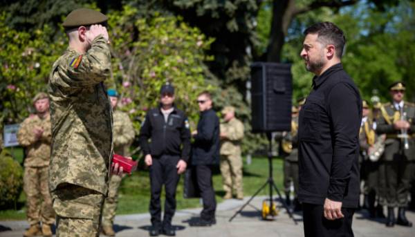 Зеленський вітає піхотинців та оголошує про нові контракти для них