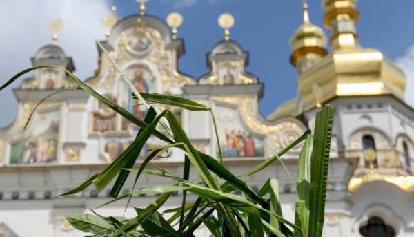Православні християни відзначають Зішестя Святого Духа 1
