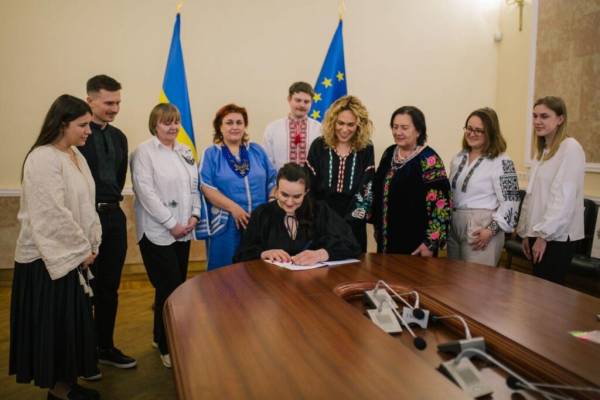 Вишиванку внесено до репрезентативного списку нематеріальної культурної спадщини людства за поданням Мінкульту 6 Вишиванку внесено до репрезентативного списку нематеріальної культурної спадщини людства за поданням Мінкульту 6