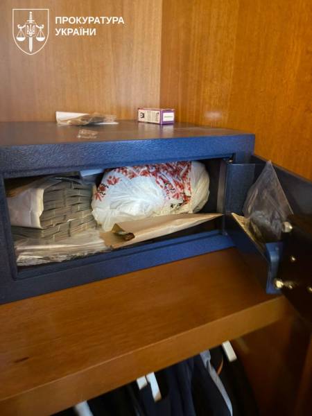Суд заарештував п'ятьох осіб, яких підозрюють у приховуванні діяльності мережі "порноофісів". 9 Суд заарештував п'ятьох осіб, яких підозрюють у приховуванні діяльності мережі "порноофісів". 9