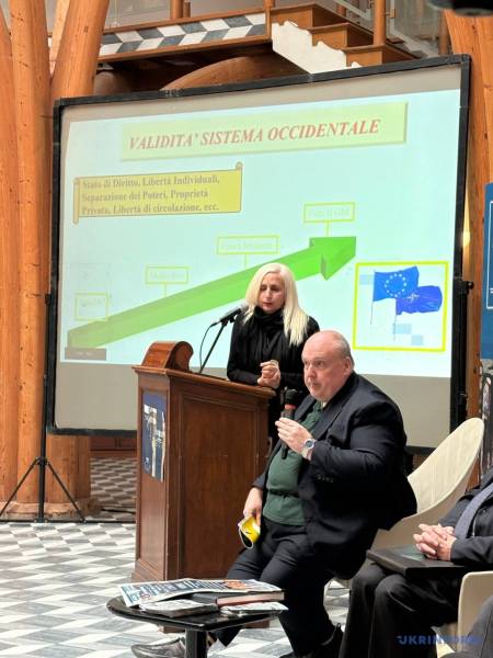 Військова премія Монтекатіні в Італії присуджена журналістці Укрінформу Ользі Звонарьовій 8 Військова премія Монтекатіні в Італії присуджена журналістці Укрінформу Ользі Звонарьовій 8