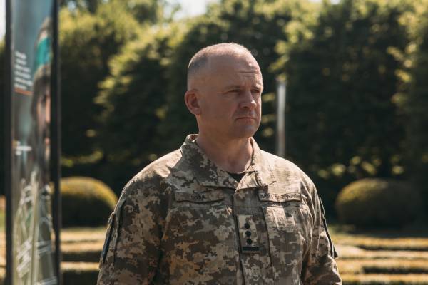 Виставка «Обличчя піхоти» в Києві: представлено портрети захисників 11