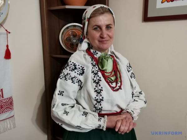 Як майстрині з Вінниччини образ жінки у вишиванці «зашифрували» 9