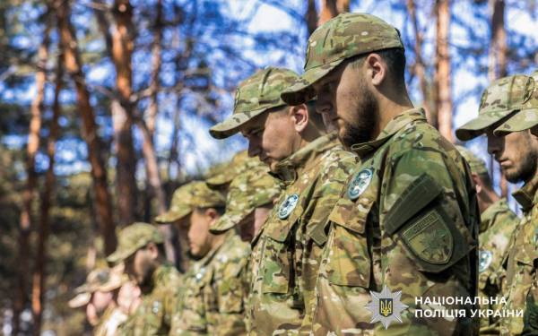 Перший загін патрульної поліції закінчив виснажливі тренування на навчальних полігонах 19 Перший загін патрульної поліції закінчив виснажливі тренування на навчальних полігонах 19