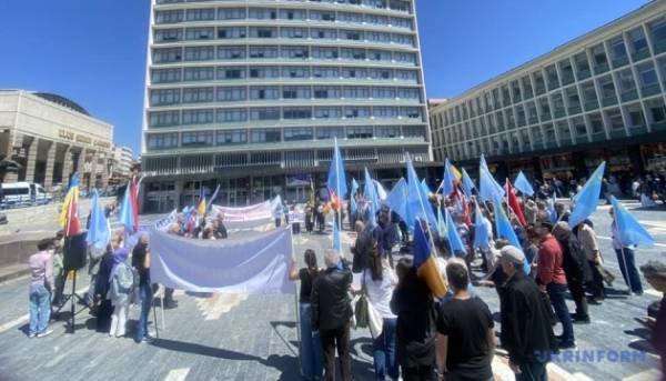 У столиці Туреччини, Анкарі, відбувся мітинг з нагоди річниці депортації кримськотатарського народу. 1 У столиці Туреччини, Анкарі, відбувся мітинг з нагоди річниці депортації кримськотатарського народу. 1