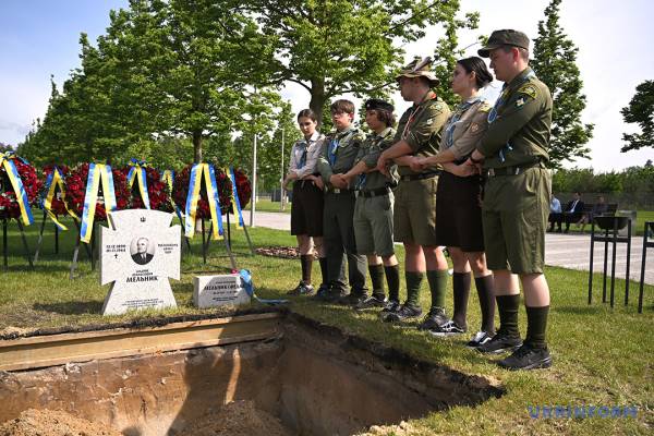 Лідер ОУН Андрій Мельник знову похований. Які наступні кроки? 21 Лідер ОУН Андрій Мельник знову похований. Які наступні кроки? 21