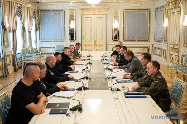 Україна та Німеччина розробляють шість проектів у сфері спільного виробництва озброєнь - Зеленський 9 Україна та Німеччина розробляють шість проектів у сфері спільного виробництва озброєнь - Зеленський 9