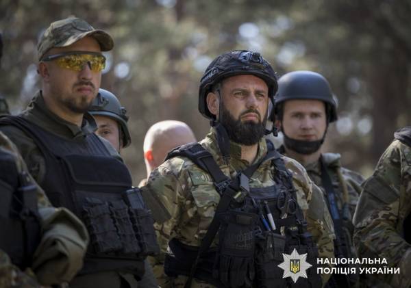 Перший загін патрульної поліції закінчив виснажливі тренування на навчальних полігонах 17 Перший загін патрульної поліції закінчив виснажливі тренування на навчальних полігонах 17