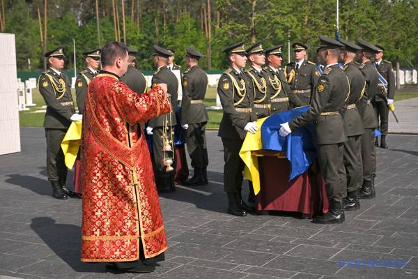 Перепоховання лідера ОУН Андрія Мельника: які подальші кроки? 28