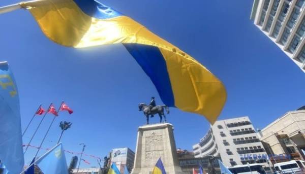 У столиці Туреччини, Анкарі, відбувся мітинг з нагоди річниці депортації кримськотатарського народу. 9 У столиці Туреччини, Анкарі, відбувся мітинг з нагоди річниці депортації кримськотатарського народу. 9