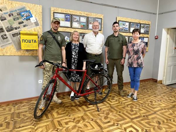 Херсонський краєзнавчий: морська амфора, трофеї з війни та велосипед від шведа 11 Херсонський краєзнавчий: морська амфора, трофеї з війни та велосипед від шведа 11