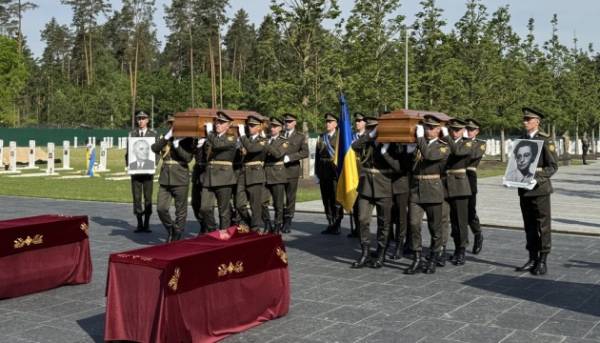 Головна 38 Лідер ОУН Андрій Мельник і його дружина були перепоховані на…
