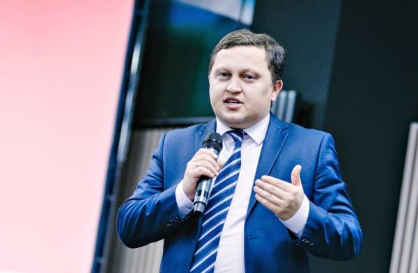 Роздержавлення Сенс Банку: сценарії для інвесторів та можливі наслідки для всіх 12 Роздержавлення Сенс Банку: сценарії для інвесторів та можливі наслідки для всіх 12