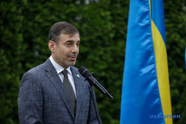Міністерство закордонних справ презентувало експозицію «Побачені, почуті, захищені» з нагоди Всесвітнього дня біженців. 28 Міністерство закордонних справ презентувало експозицію «Побачені, почуті, захищені» з нагоди Всесвітнього дня біженців. 28