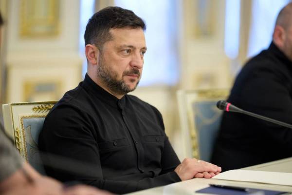 Володимир Зеленський провів зустріч із радником прем'єр-міністра Великої Британії, обговорюючи ситуацію на фронті та наслідки українських ударів по території Російської Федерації. 8 Володимир Зеленський провів зустріч із радником прем'єр-міністра Великої Британії, обговорюючи ситуацію на фронті та наслідки українських ударів по території Російської Федерації. 8