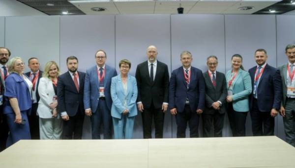 Європейський банк реконструкції та розвитку виділить 90 мільйонів євро на зміцнення української енергосистеми, повідомив Шмигаль. 13