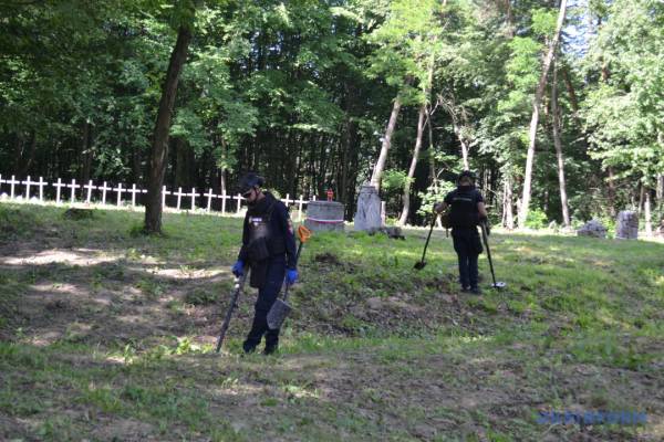 Українські та польські археологи розпочали розкопки в Пужниках на Тернопільщині 16 Українські та польські археологи розпочали розкопки в Пужниках на Тернопільщині 16
