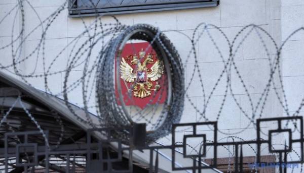 Глави держав та урядів ЄС досягли згоди щодо продовження санкцій проти РФ на 12 місяців замість піврічного періоду. 7 Глави держав та урядів ЄС досягли згоди щодо продовження санкцій проти РФ на 12 місяців замість піврічного періоду. 7
