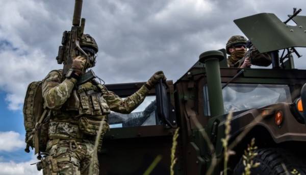 Головна 21 Бійці спецпідрозділу продемонстрували, як їм вдалося ліквідувати ворожий укріпрайон та захопити в полон декількох російських військових на північному напрямку.