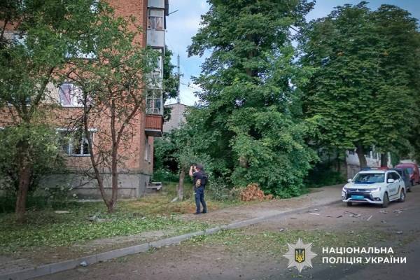 Минулої доби російські війська завдали ударів по чотирьох районах Сумської області, внаслідок чого двоє людей загинули, а дев'ятеро отримали поранення. 10