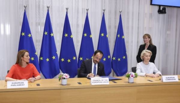 Керівники країн Євросоюзу ухвалили спільну декларацію «Європа як центр культури, культура як основа Європи»