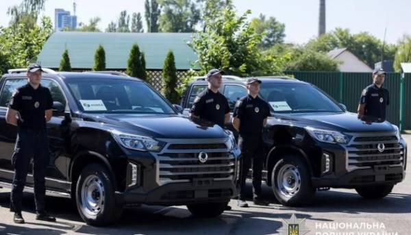 Корея надала Національній поліції 60 пікапів для виконання службових обов’язків в умовах бойових дій.