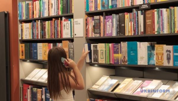 Літературну премію Великої Британії "Women's Prize" 2026 року здобули авторки-початківці. 11 Літературну премію Великої Британії "Women's Prize" 2026 року здобули авторки-початківці. 11