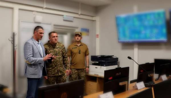 Очільник Нацгвардії проінспектував службу частин, що забезпечують безпеку Хмельницької АЕС 7 Очільник Нацгвардії проінспектував службу частин, що забезпечують безпеку Хмельницької АЕС 7