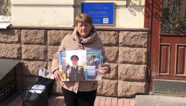 Диригент військового оркестру 12-ї бригади Нацгвардії з Маріуполя Іван Лужний звільнений з полону. 11
