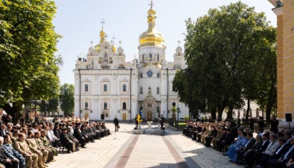 Президент затвердив розпорядження щодо підготовки до ювілею Києво-Печерської лаври 11